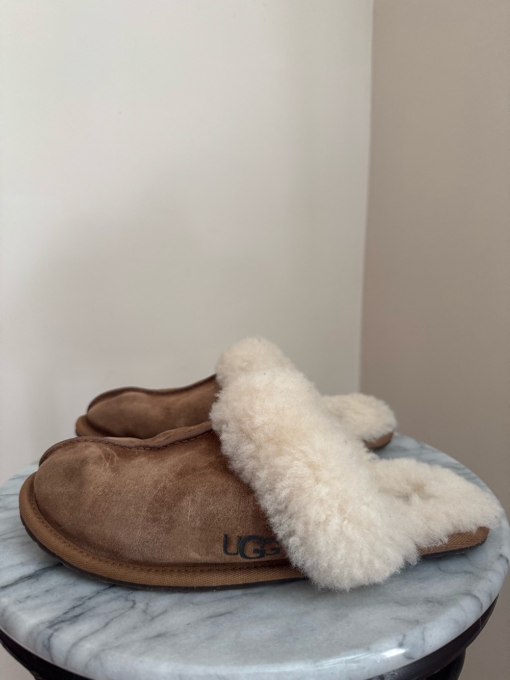 Ugg Women’s Scuffette II Slipper Size 9 Chestnut Suede Shearling Lining